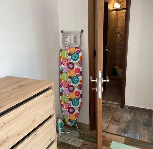 Sunny Seaside Retreat In Daire