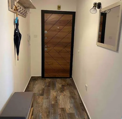 Daire Sunny Seaside Retreat In