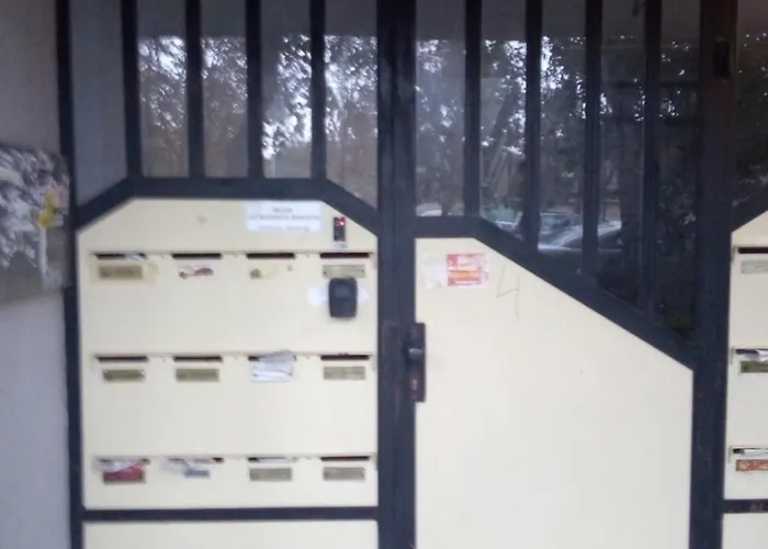 Daire Sunny Seaside Retreat In *