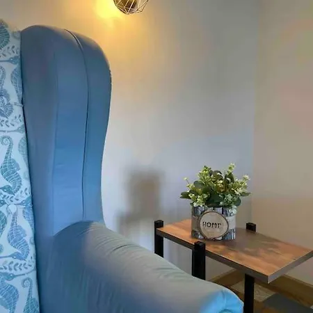 דירה Sunny Seaside Retreat In *