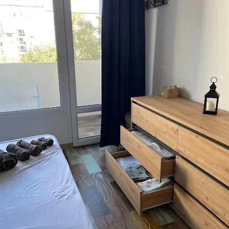 Sunny Seaside Retreat In * בורגאס